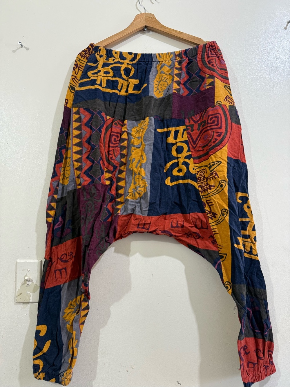 ChArmkp Men's Multicolor Patchwork Harem Joggers - Vibrant Tribal Print - Picture 6 of 7